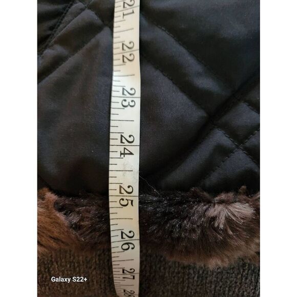 V8  TEEZHER Reversable faux fur black and brown Vest - Picture 7 of 7